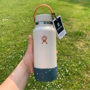 Special Edition Whole Foods HydroFlask - Sandalwood 32 oz Wide Mouth
